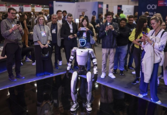 Automatisation des entrepôts: quand les robots pratiques optimisent l’efficacité plutôt que les humanoïdes